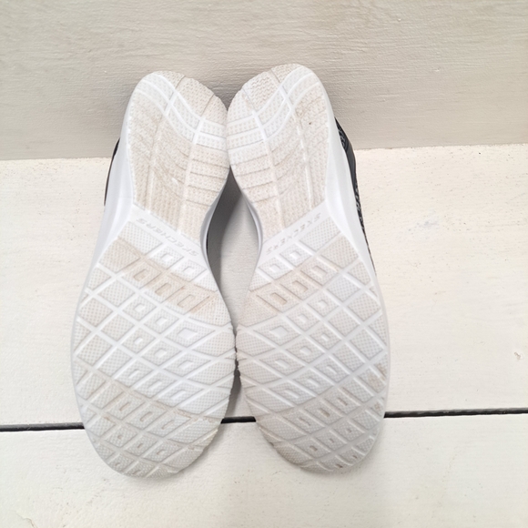Skechers Memory Foam Black and White Athletic Comfort Shoes Women's Size 11 - Picture 6 of 8